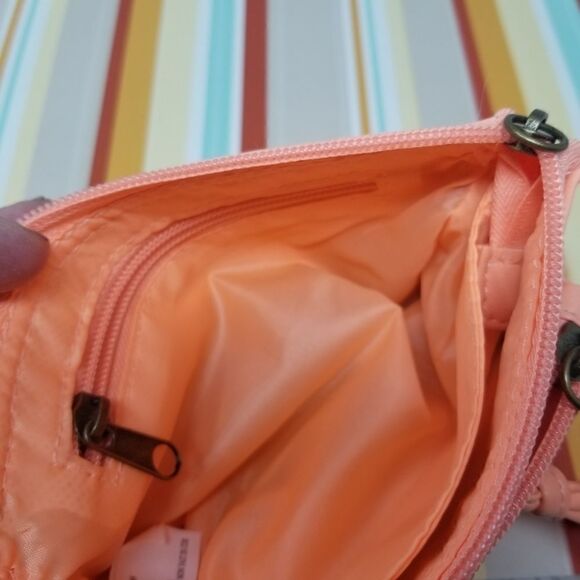 New Wristlet Wallet. Faux leather. - Picture 4 of 8